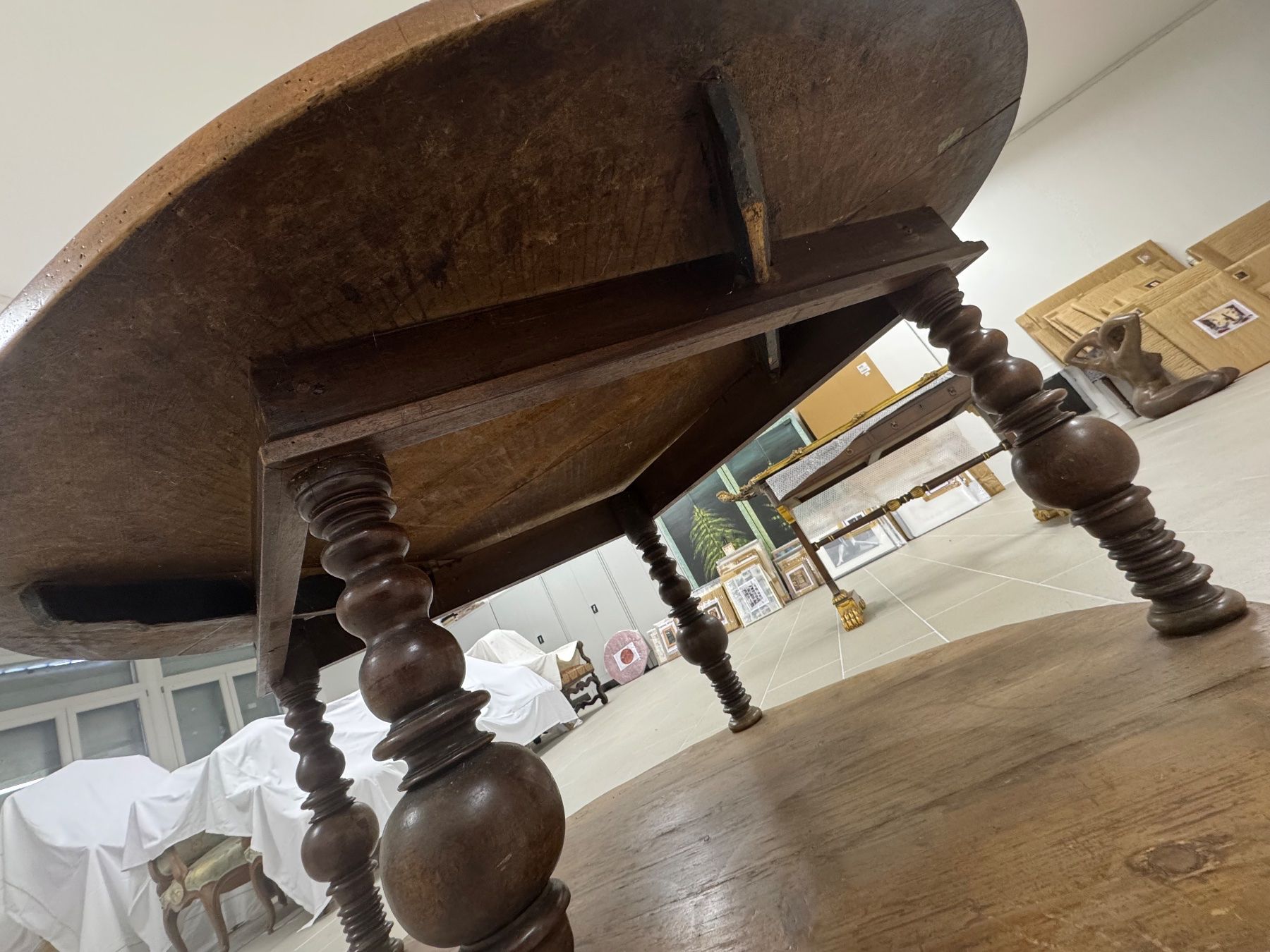 Tavoli: Table Louis Philippe en Noyer Massif – Usato da Oeschseite venduto da -Luxury-On-Line- 6