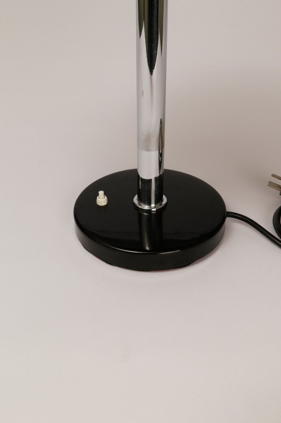 Lampade: Tischlampe im Bauhaus Stil – Usato da Zürich venduto da einszweidrei4 2
