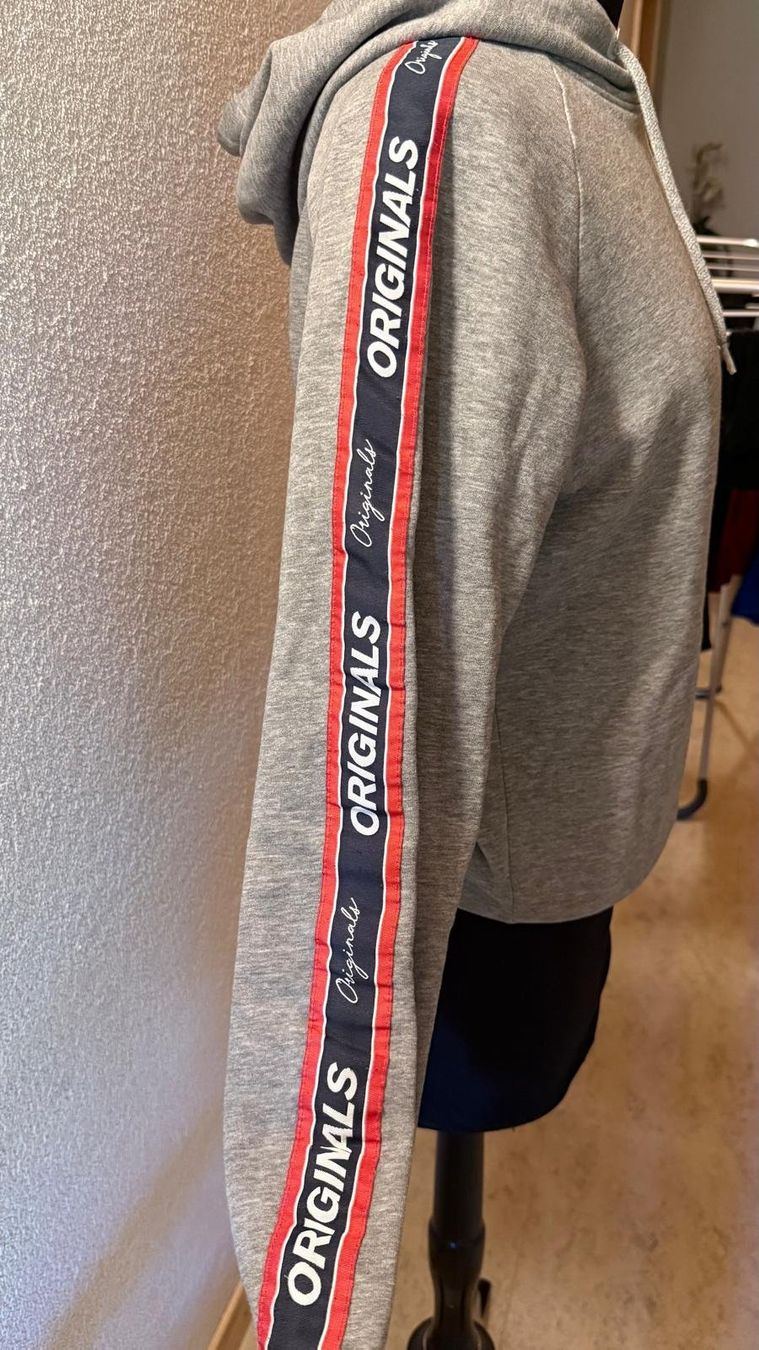 Jack & Jones Maglioni & Felpe: Hoodie – Usato da Oberbalm venduto da M32V4 2