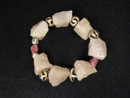 Armband aus grossen Rosenquarz und Silber-Elementen