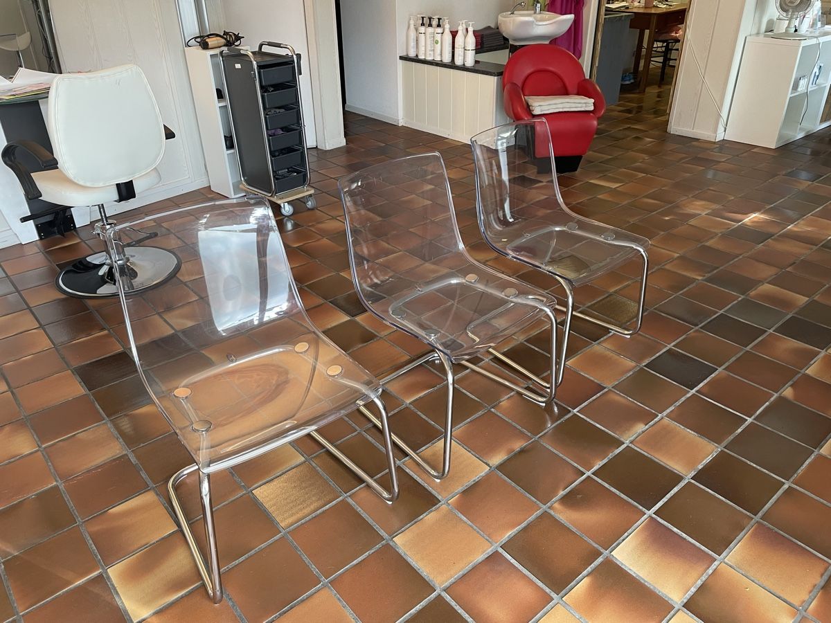 Stühle: 3 Stühle aus Kunststoff – Gebraucht aus Volketswil von Edwiga01