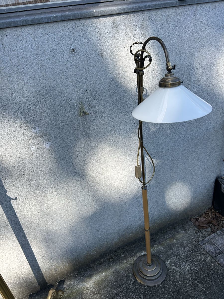 Lampade: Antike Stehlampe mit Messing und Garderobe Set, Top! – Usato da Sursee venduto da fer_n6vf 3