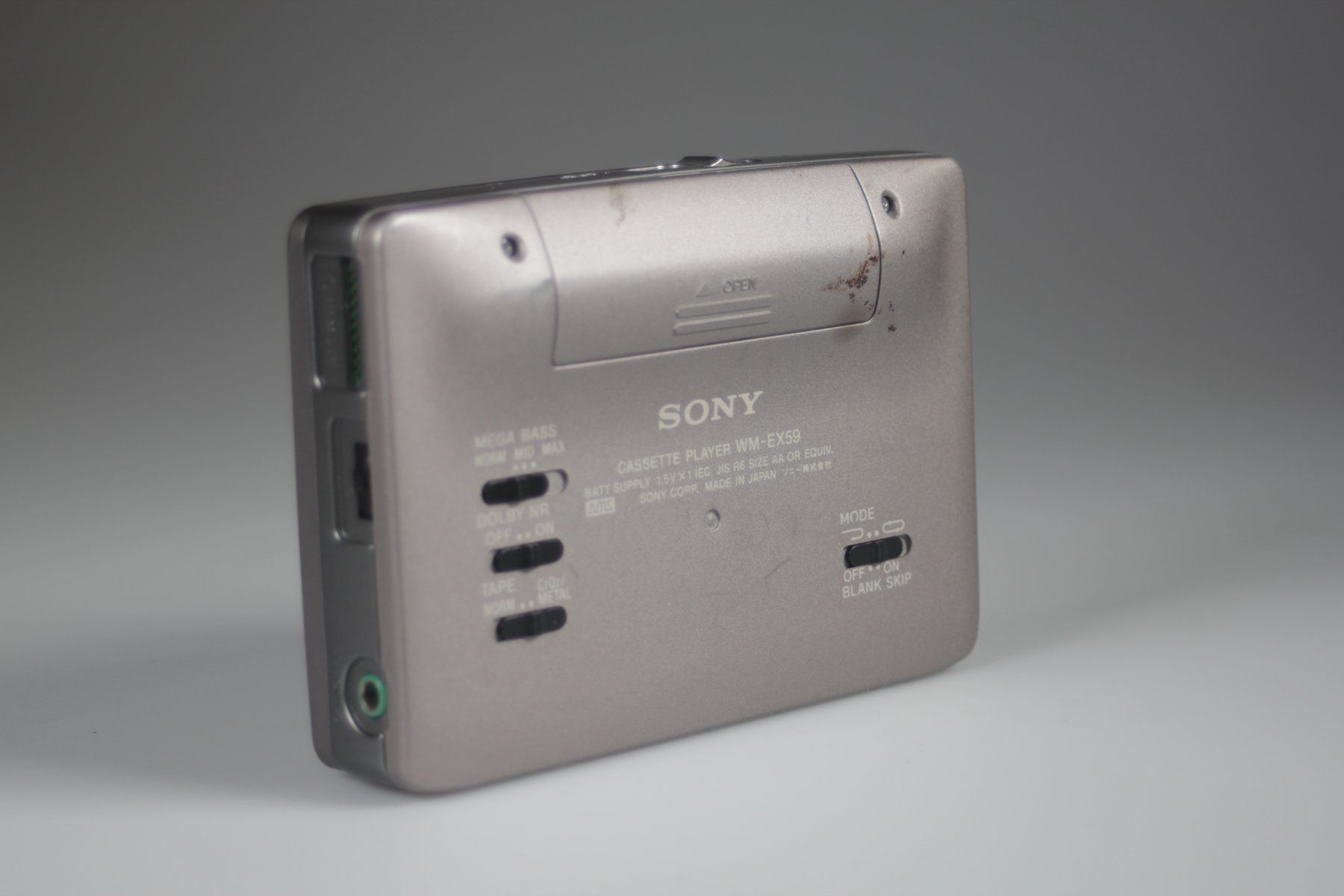 Sony Lettore multimediale portatile: Sony Walkman WM-EX59 Mega Bass Auto Reverse – Difettoso da Basel venduto da IRMAundFRED 1