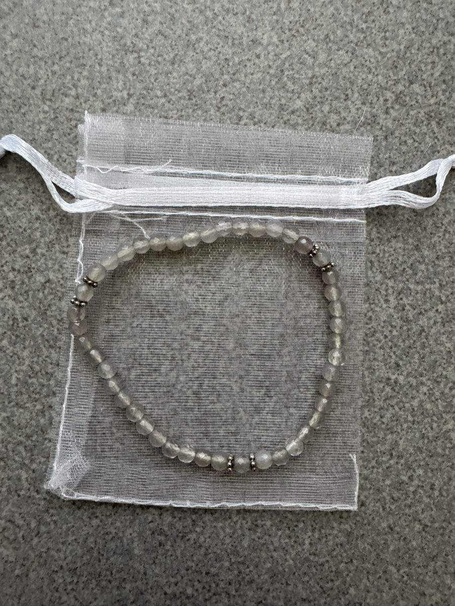 Bracciali & Braccialetti: Modearmband aus grauen Steinen – Nuovo (secondo la descrizione) da Uznach venduto da Martina191185