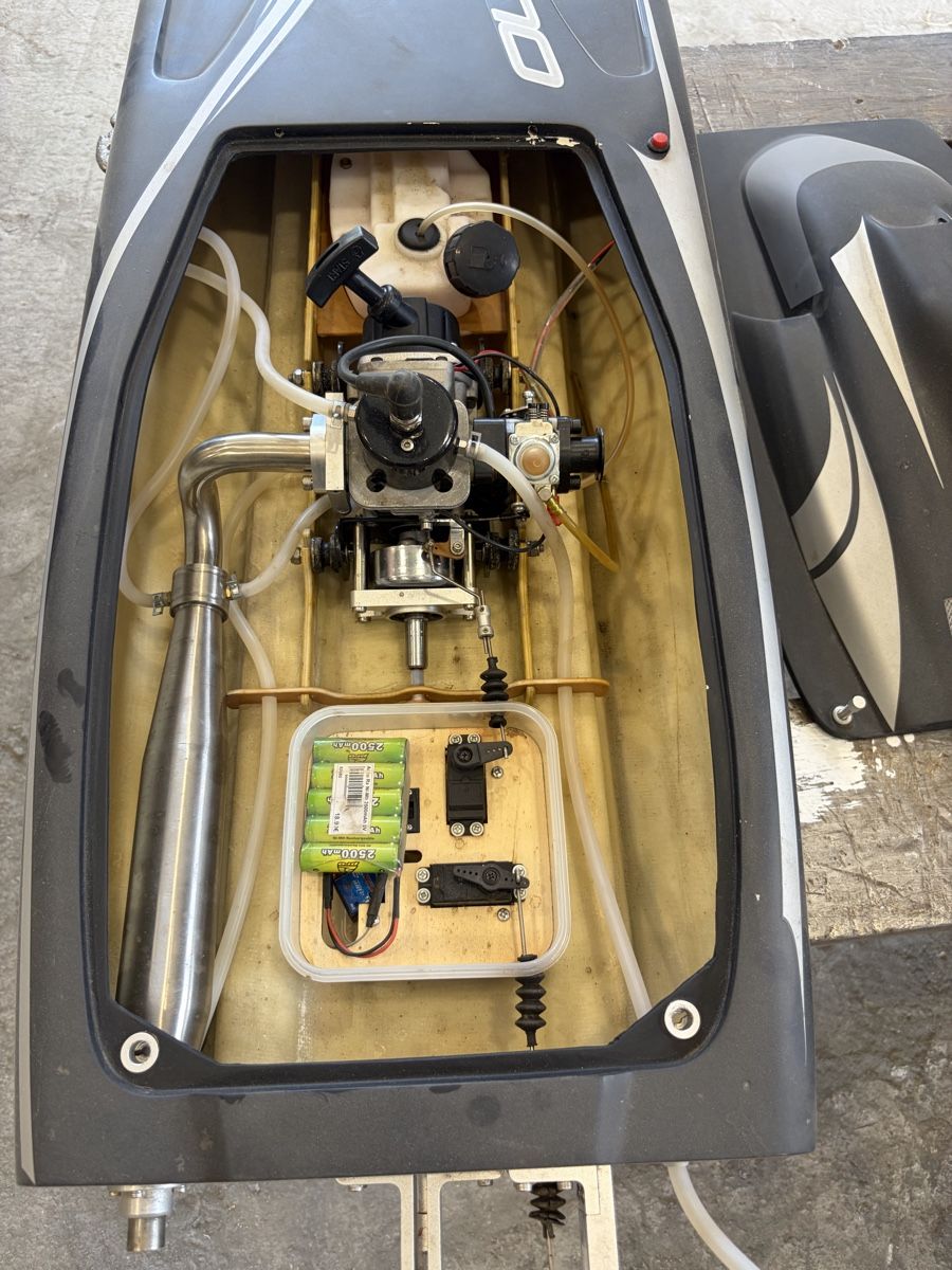RC Modellbau: Bateau d'occasion Outrage noir – Neu (gemäss Beschreibung) aus Chêne-Bourg von flo_5lsp 3