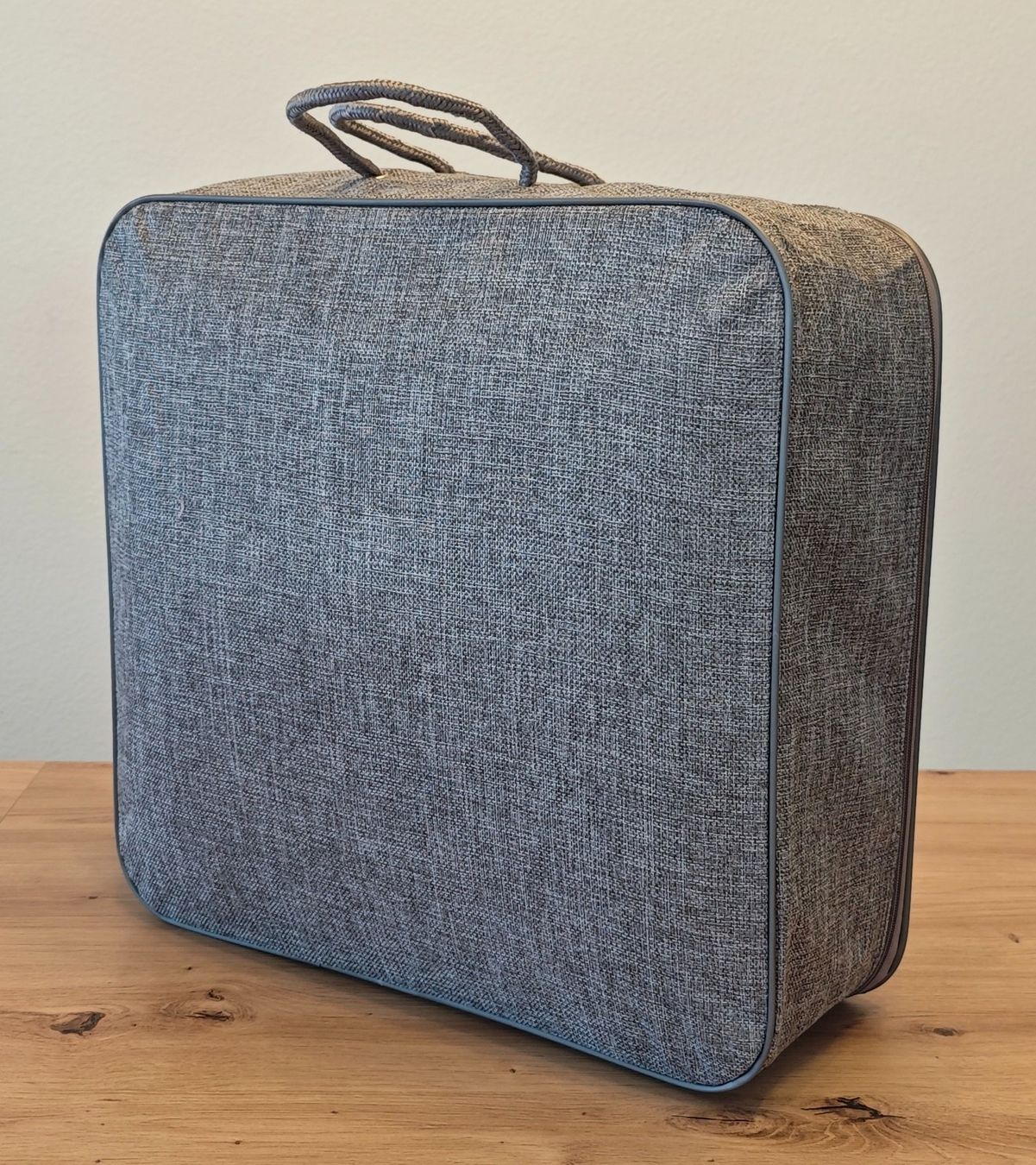 Coperte: Plaids Cocooning - Kuscheldecke grau, 220 x 240cm – Nuovo e nell'imballaggio originale da Fislisbach venduto da GenerousClub 4