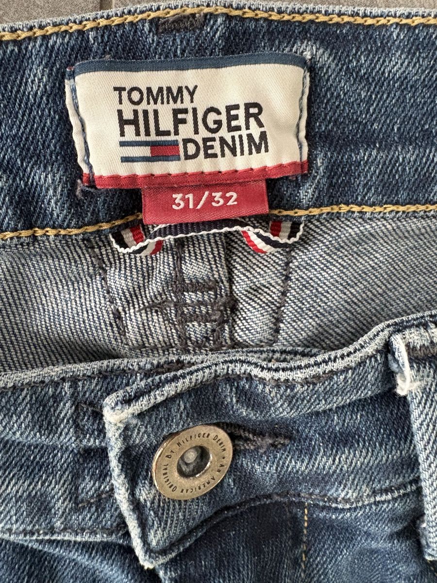 Tommy Hilfiger Jeans: Tommy Hilfiger Jeans – Usato da Oberdorf SO venduto da retowolf 1