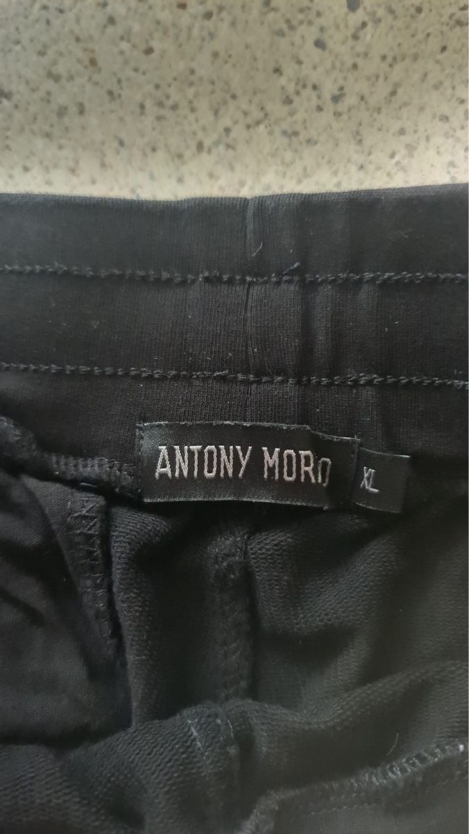Pantaloni: Antony Morato Shorts – Usato da Zürich venduto da Kawasaki_7 3