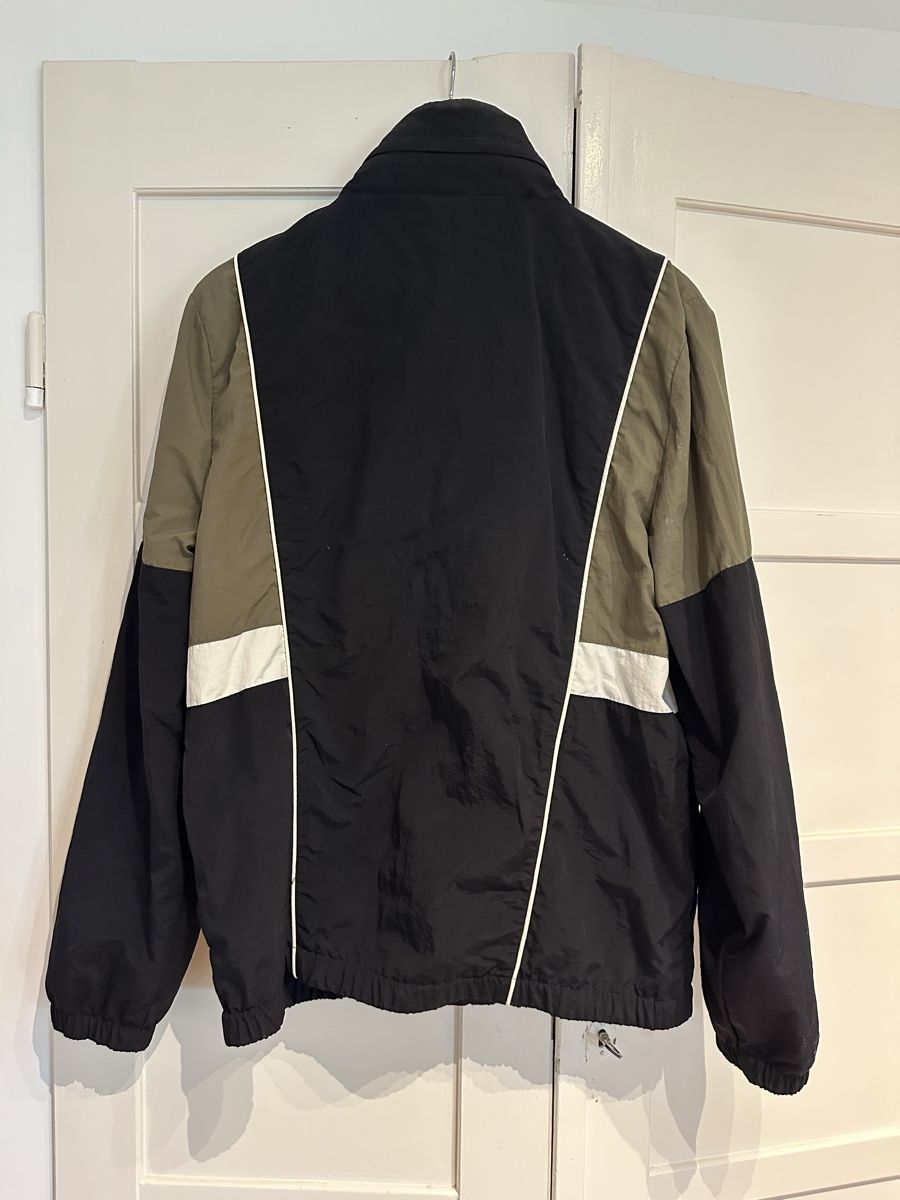 Ellesse Giacche: Ellesse Jacke/Windbraker (Grösse M) – Usato da Zürich venduto da areianos 2