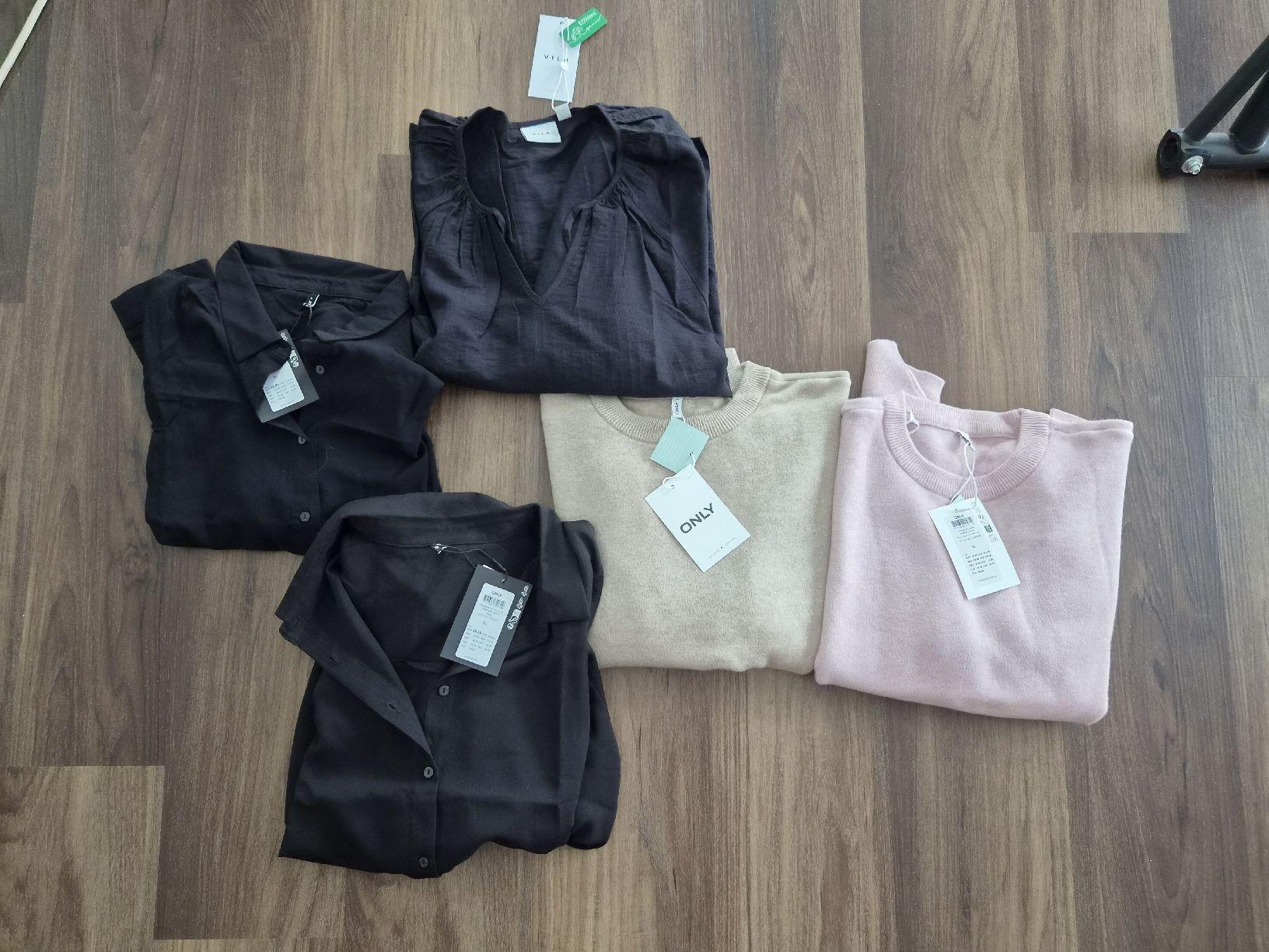Lots de vêtements: Kleiderpaket Grösse XL NEU – Neuf (Voir description) à Altishofen par tammy05