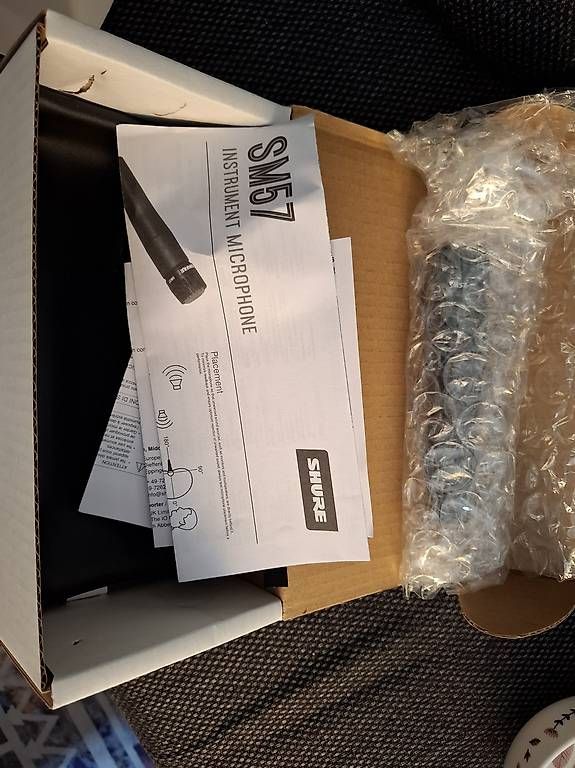 Microfoni: Shure SM57 – Usato da Oberriet SG venduto da AurelderKaiser 1