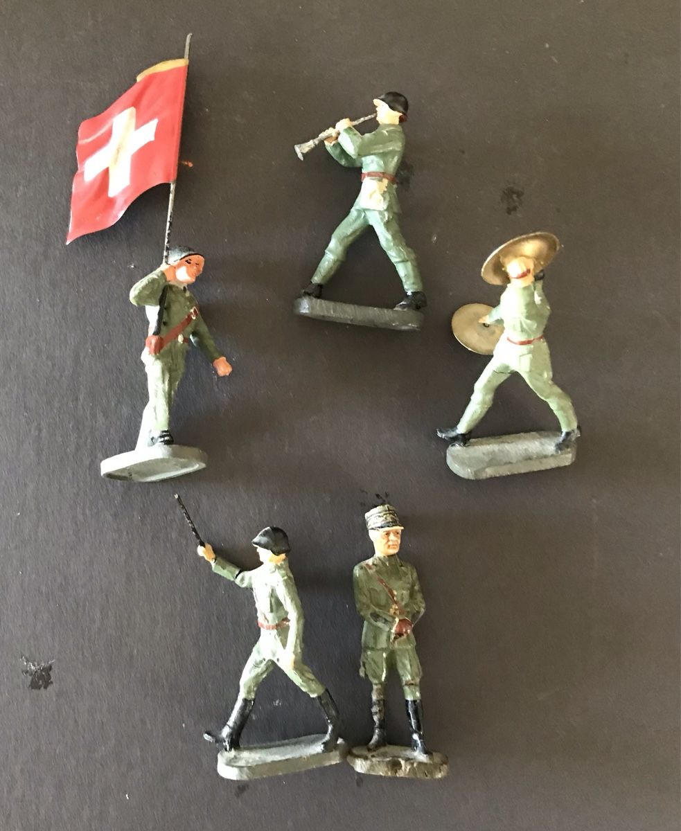 Elastolin Giocattoli: Figurines soldats suisses 5 pièces drapeau musique Elastolin – Usato da Penthaz venduto da Petrus45 7