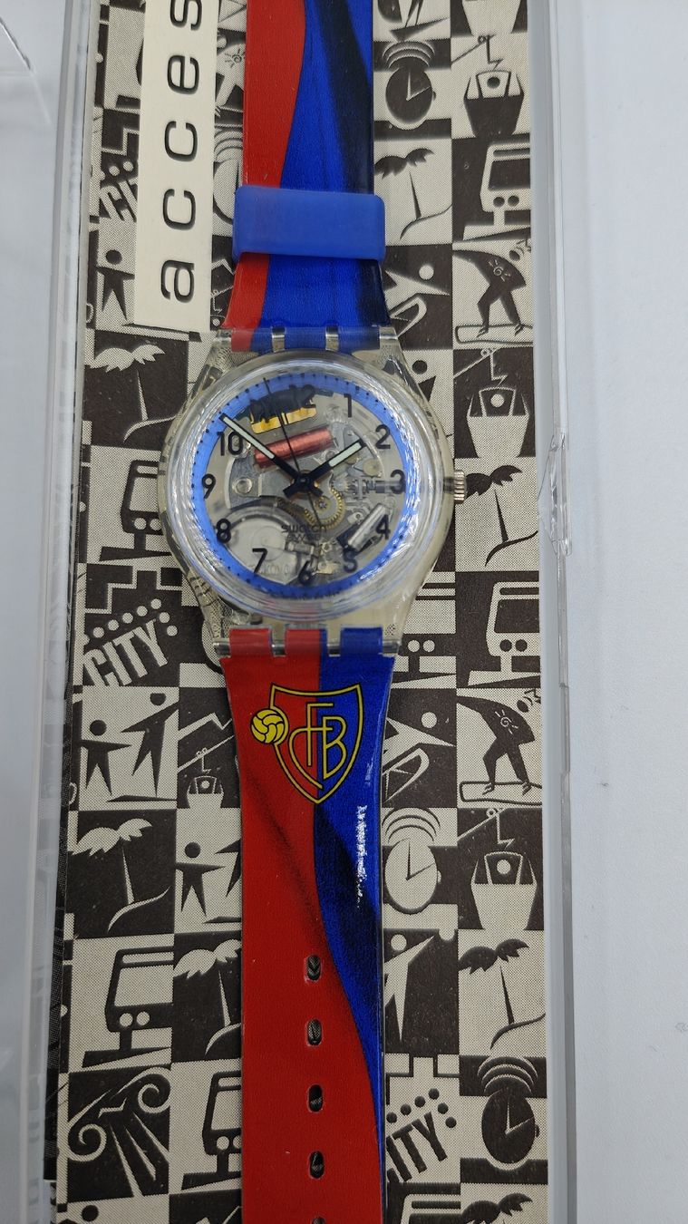 Swatch Uhren: FCB Swatch – Neu und originalverpackt aus Basel von regnam 3