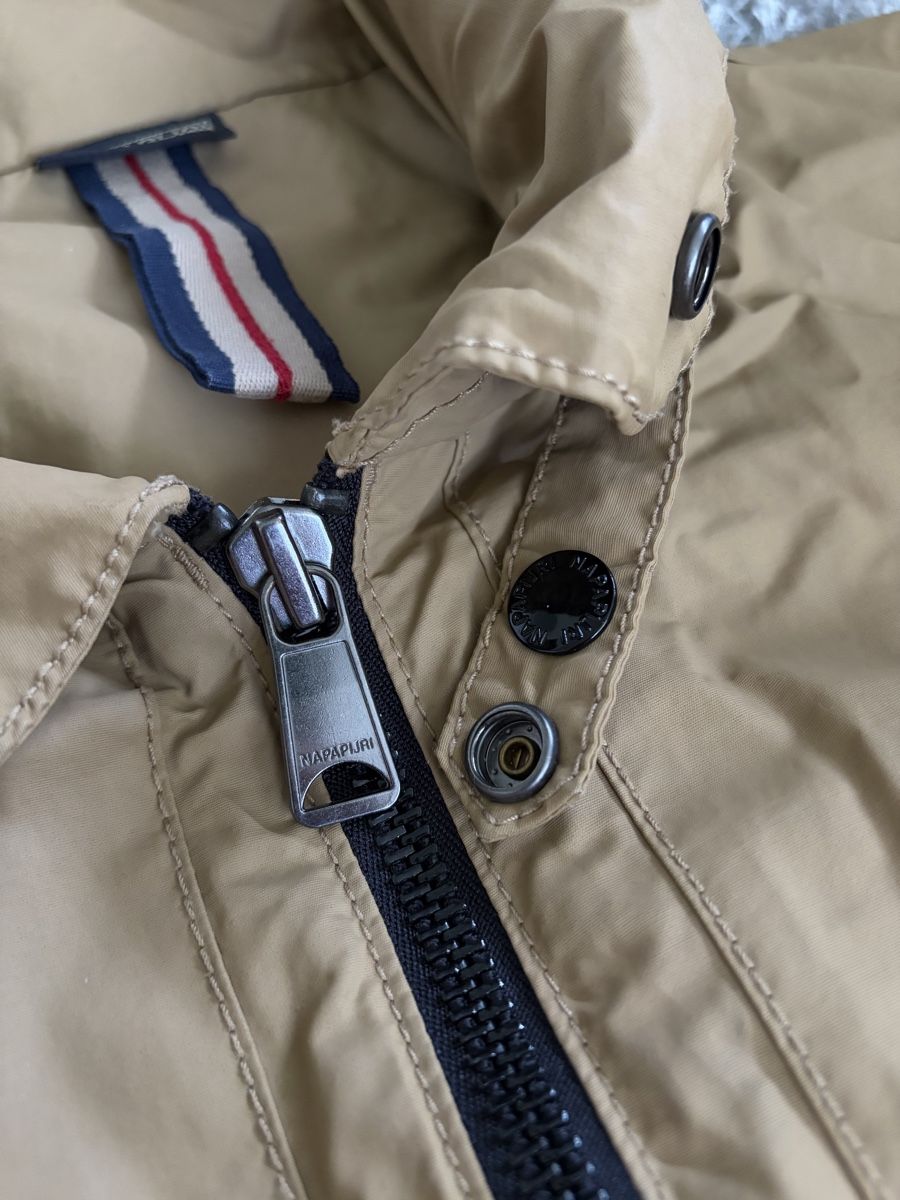 Napapijri Giacche: Napapijri Lightweight Jacket  – Nuovo (secondo la descrizione) da Brislach venduto da edu_t6pq 4