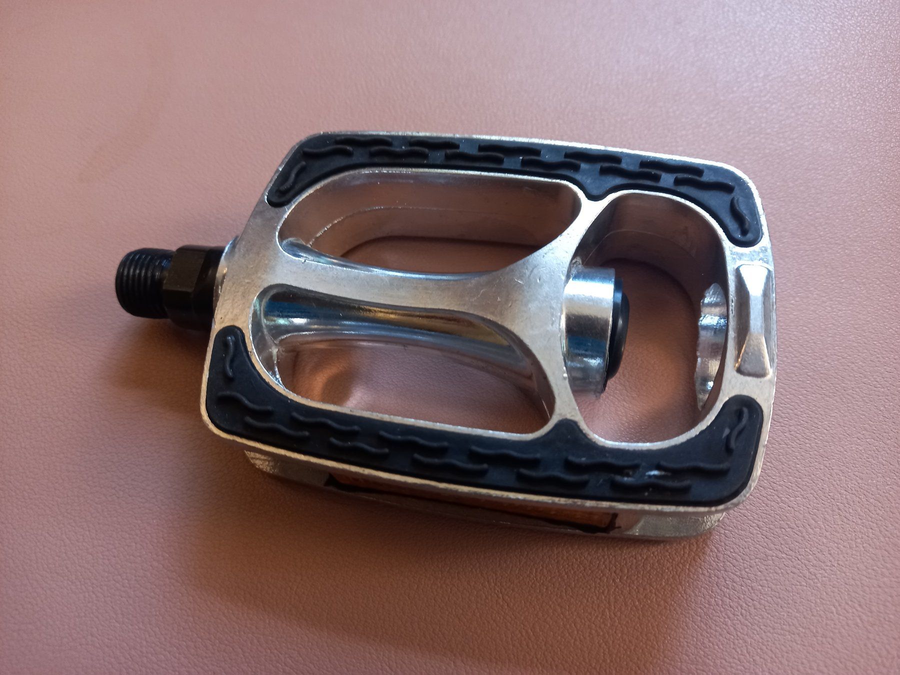Ersatzteile: Fahrradpedale aus Aluminium - Pédales de vélo en aluminium – Neu und originalverpackt aus Bremblens von SHOPSPORT 3
