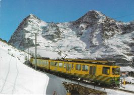 Doppeltriebwagen der Wengernalpbahn