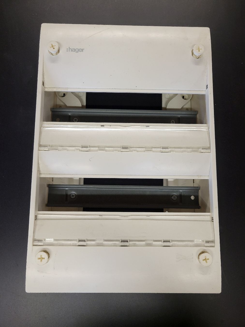 Hager Alimentazione elettrica: AP Verteiler Hager 2-Reihig – Usato da Alpnach Dorf venduto da str_jdw2