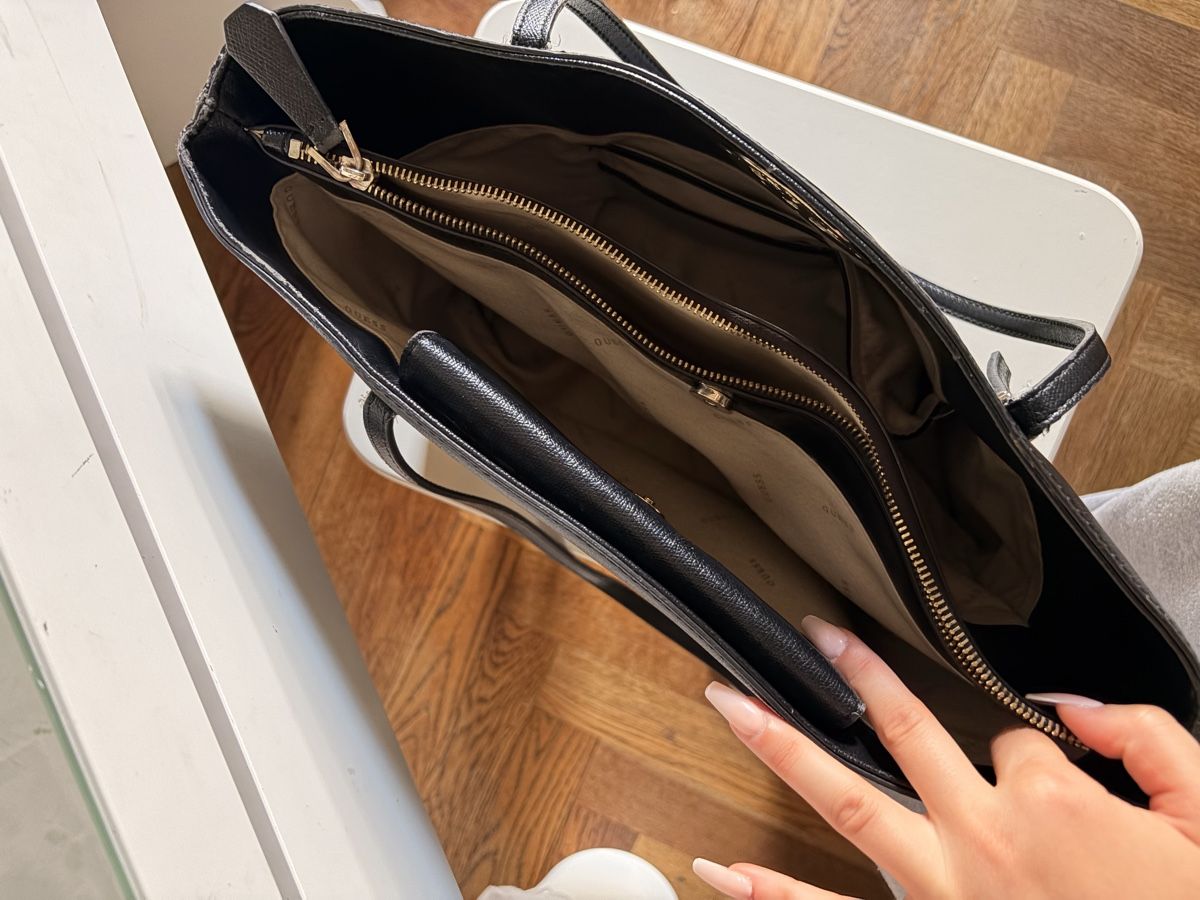 Borse da donna: Guess  Handtasche, Schultertasche – Usato da Basel venduto da ibs_5cql 3