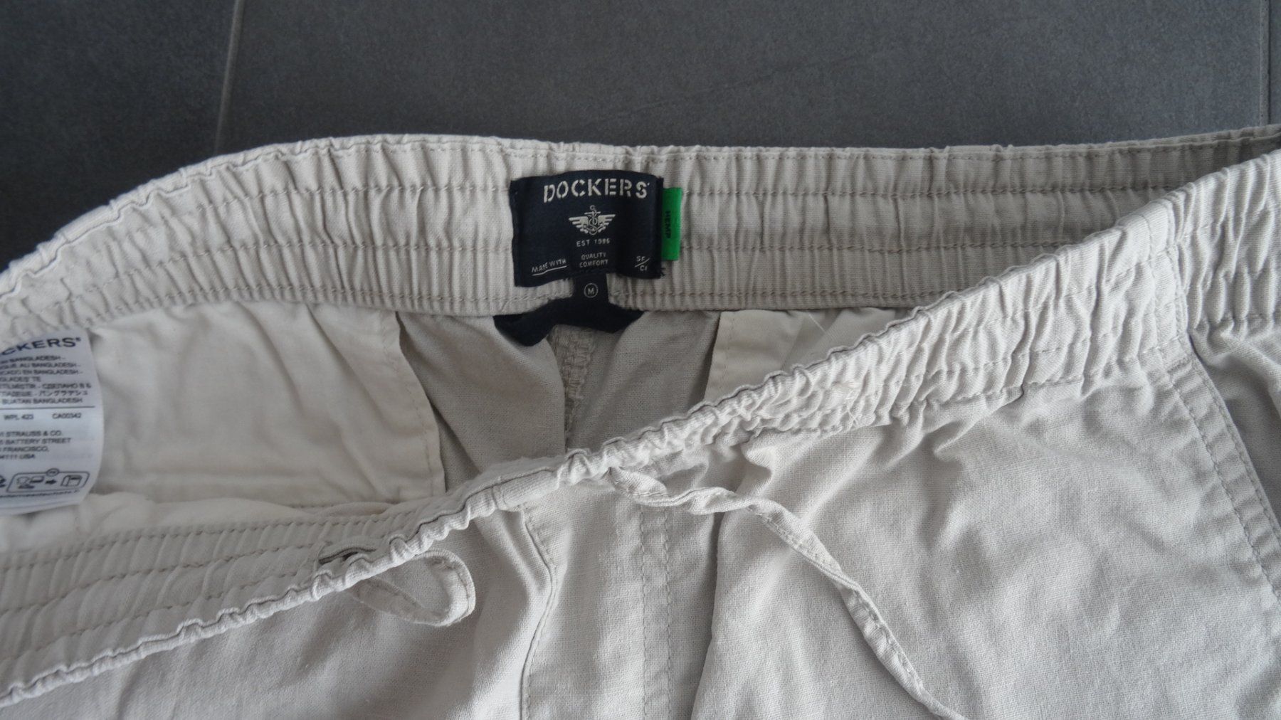 Pantaloni: Dockers Shorts, Gr. M, beige – Usato da Beinwil am See venduto da den_p9db 1