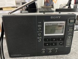 Sony 12 Band Radio ICF--SW30 funktioniert i.O.