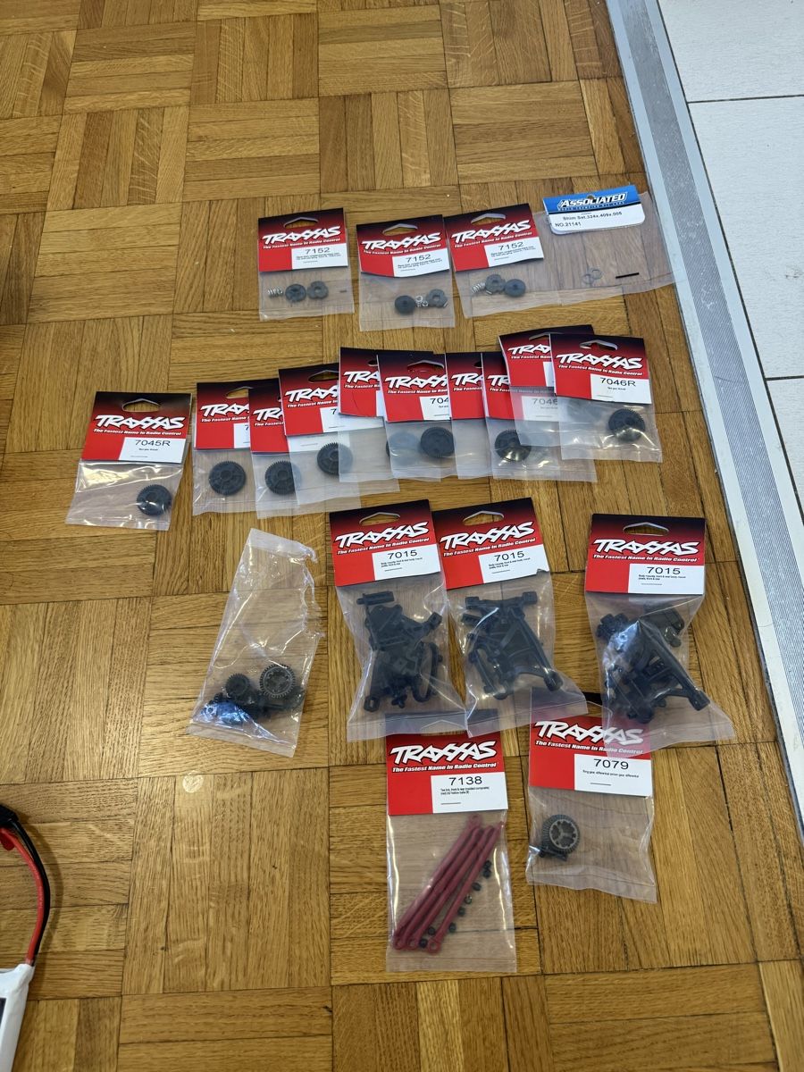 Traxxas Modellismo RC: Traxxas E-Revo VXL 1/16 – Usato da Nyon venduto da loris305 2