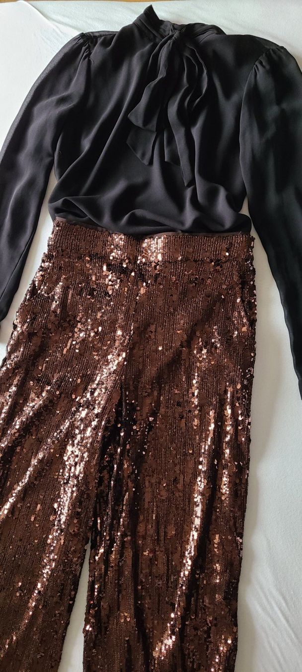 C&A Pantaloni: Pailettenhose von C&A, Gr 36 – Usato da Basel venduto da Luzora