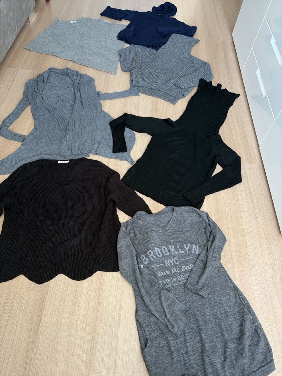 Lots de vêtements: Damen Pullover & Strickjacken verschiedene Farben 6 Stk – D'occasion à Meierskappel par Coke