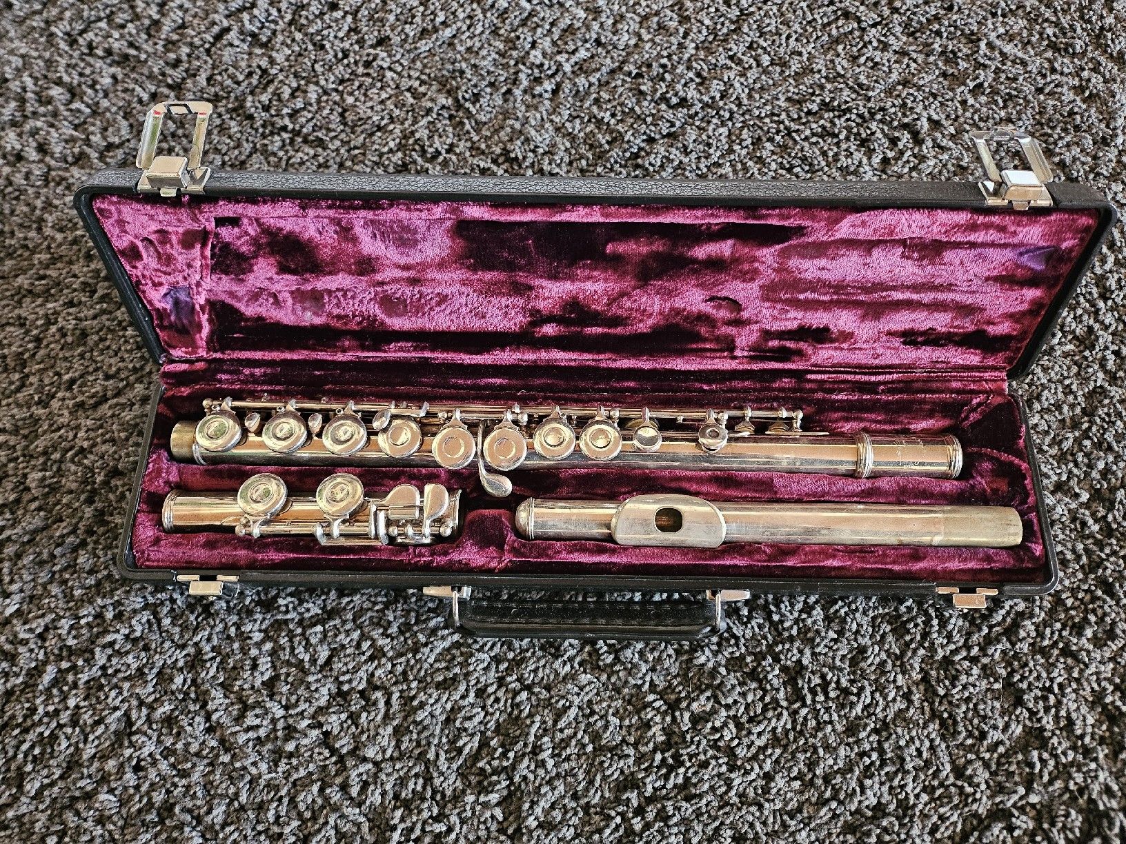 Strumenti musicali: Schöne Querflöte Armstrong, inkl. Koffer – Usato da St. Gallen venduto da Cocos_Ricardo
