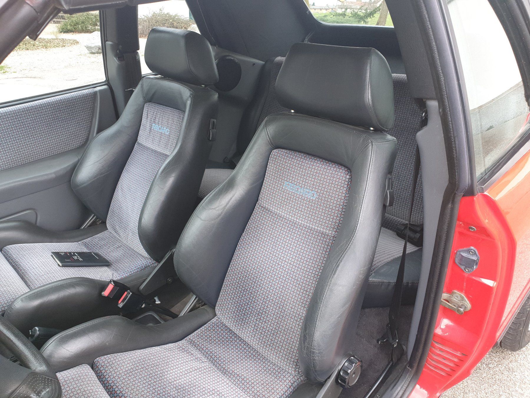 Ford Automobili: Ford Escort XR3i Cabrio – Usato da Wil SG venduto da Shelbys 5