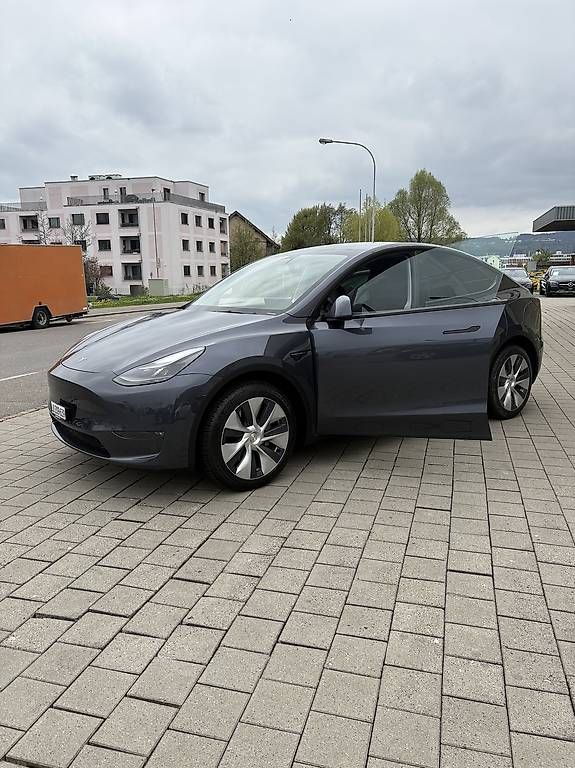 Autos: Tesla Model Y AWD Long Range – D'occasion à Arlesheim par tookie187
