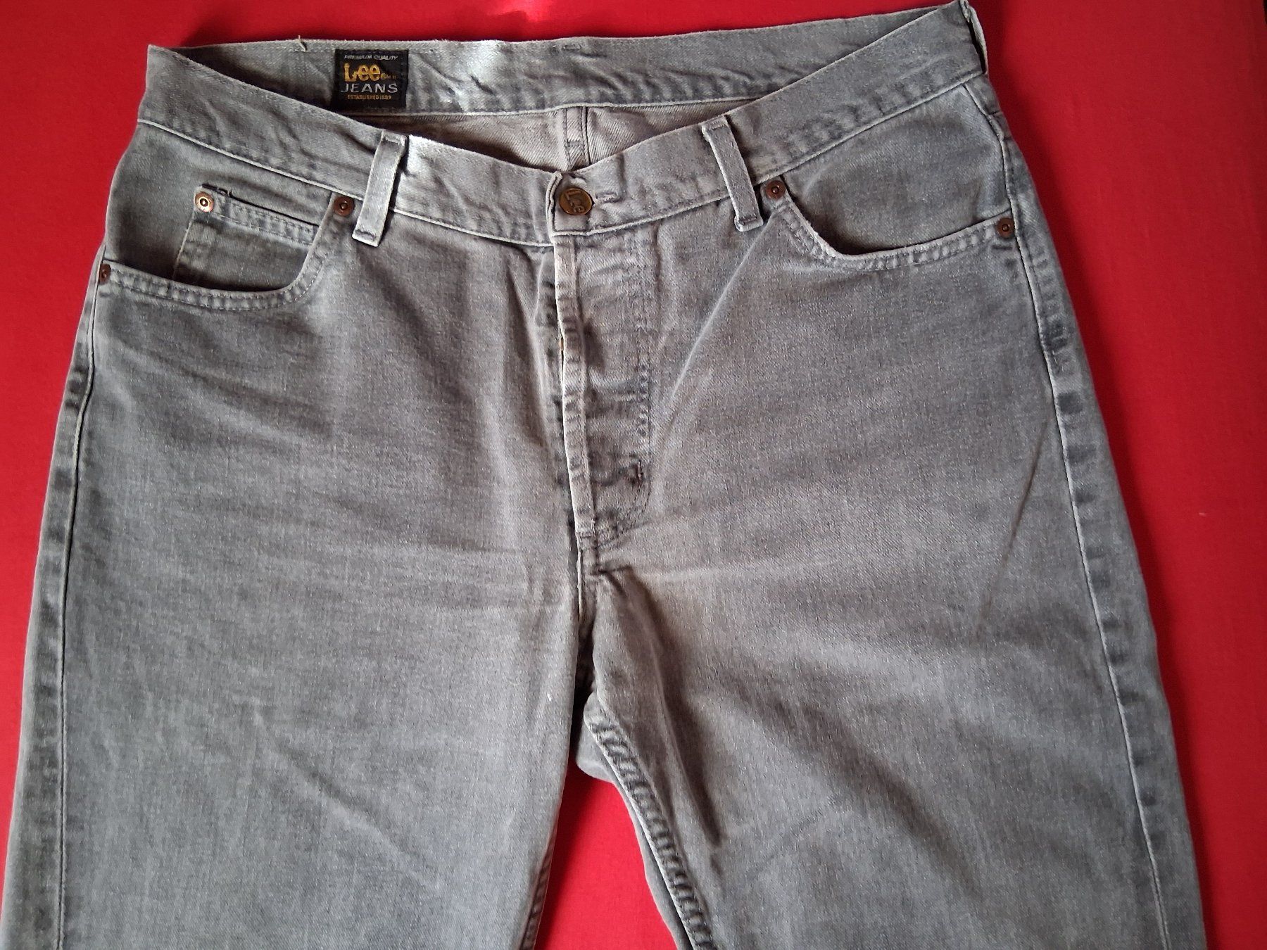 Lee Jeans: Graue Lee Jeans, Top Zustand – Usato da Grüt (Gossau) ZH venduto da Gimmiten 2
