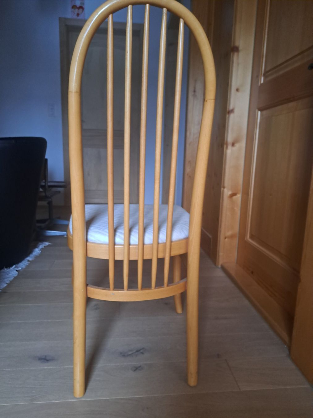 Sedie: Chaises – Usato da Charmey (Gruyère) venduto da pat_72h9
