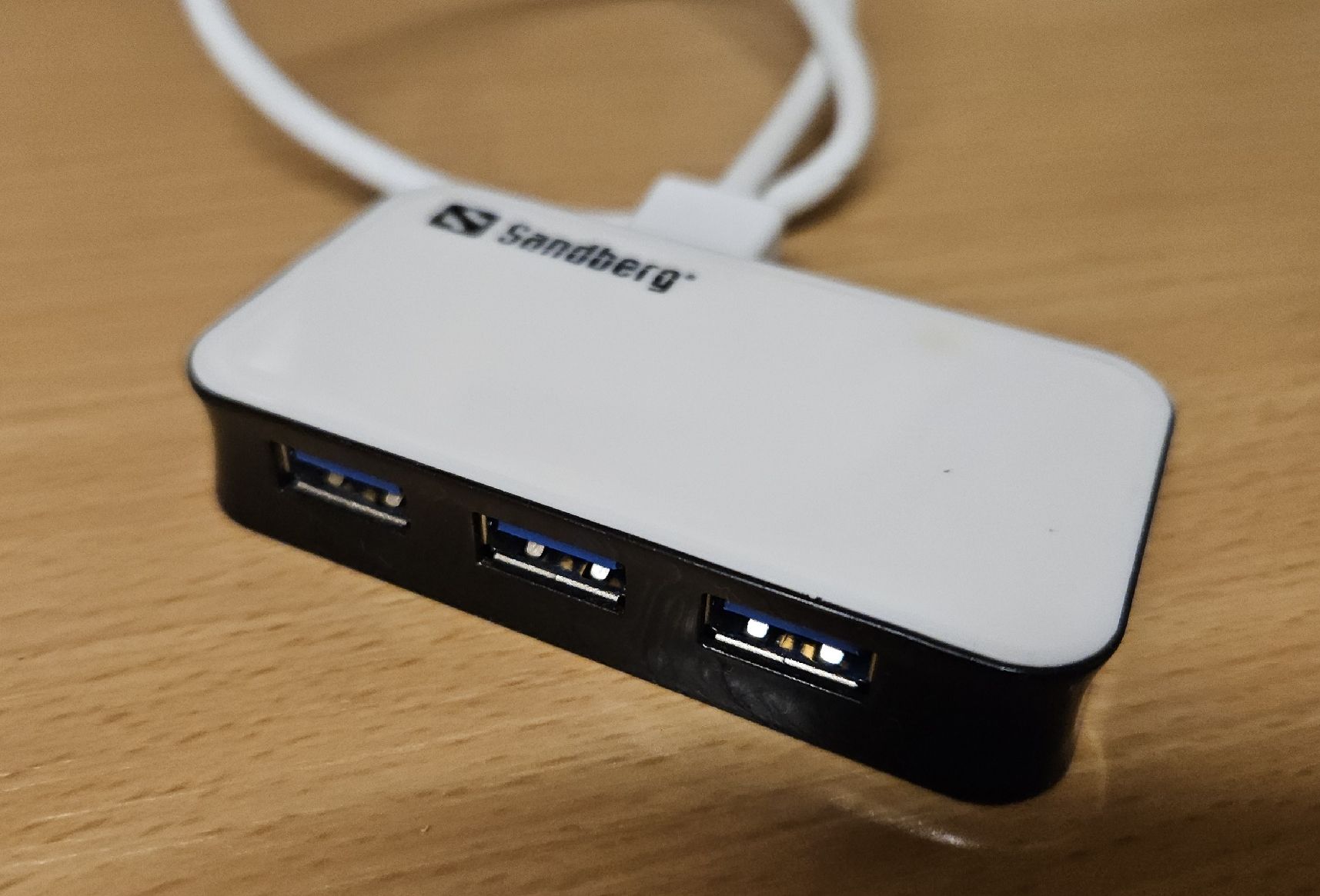 Hub & Switch: USB C Hub - 4 xUSB 3.0 – Nuovo (secondo la descrizione) da Zwillikon venduto da Funfun 1