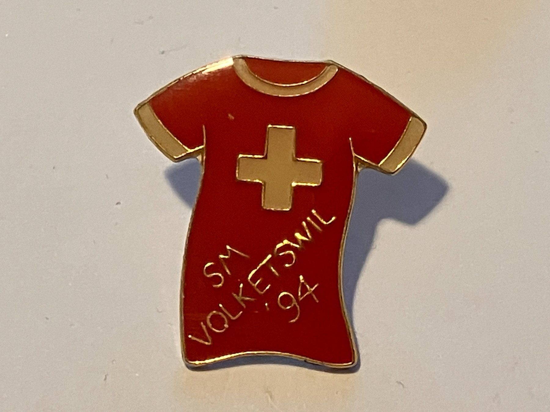Placchette & Badge: 1 Pin SM Volketswil 1994 Trikot  – Usato da Basel venduto da djwwpp
