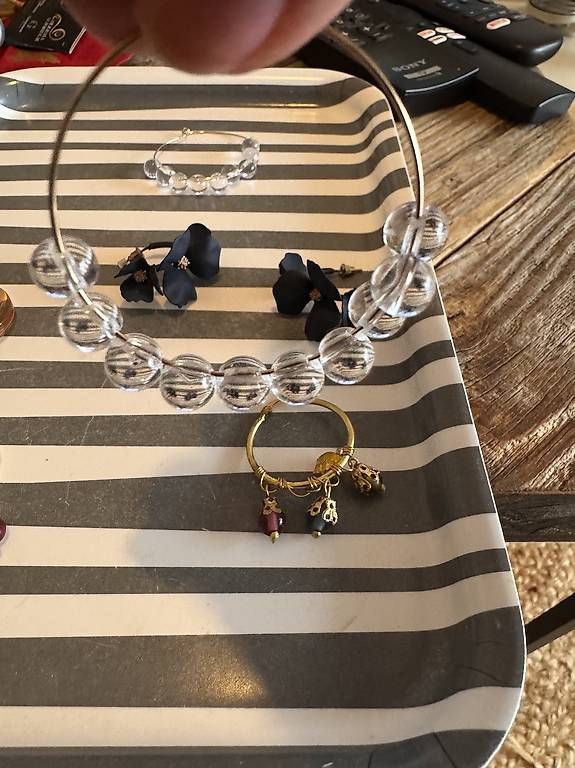 Altri gioielli: Kit de boucles d'oreilles et bague  – Usato da Lausanne venduto da ang_ks77 2