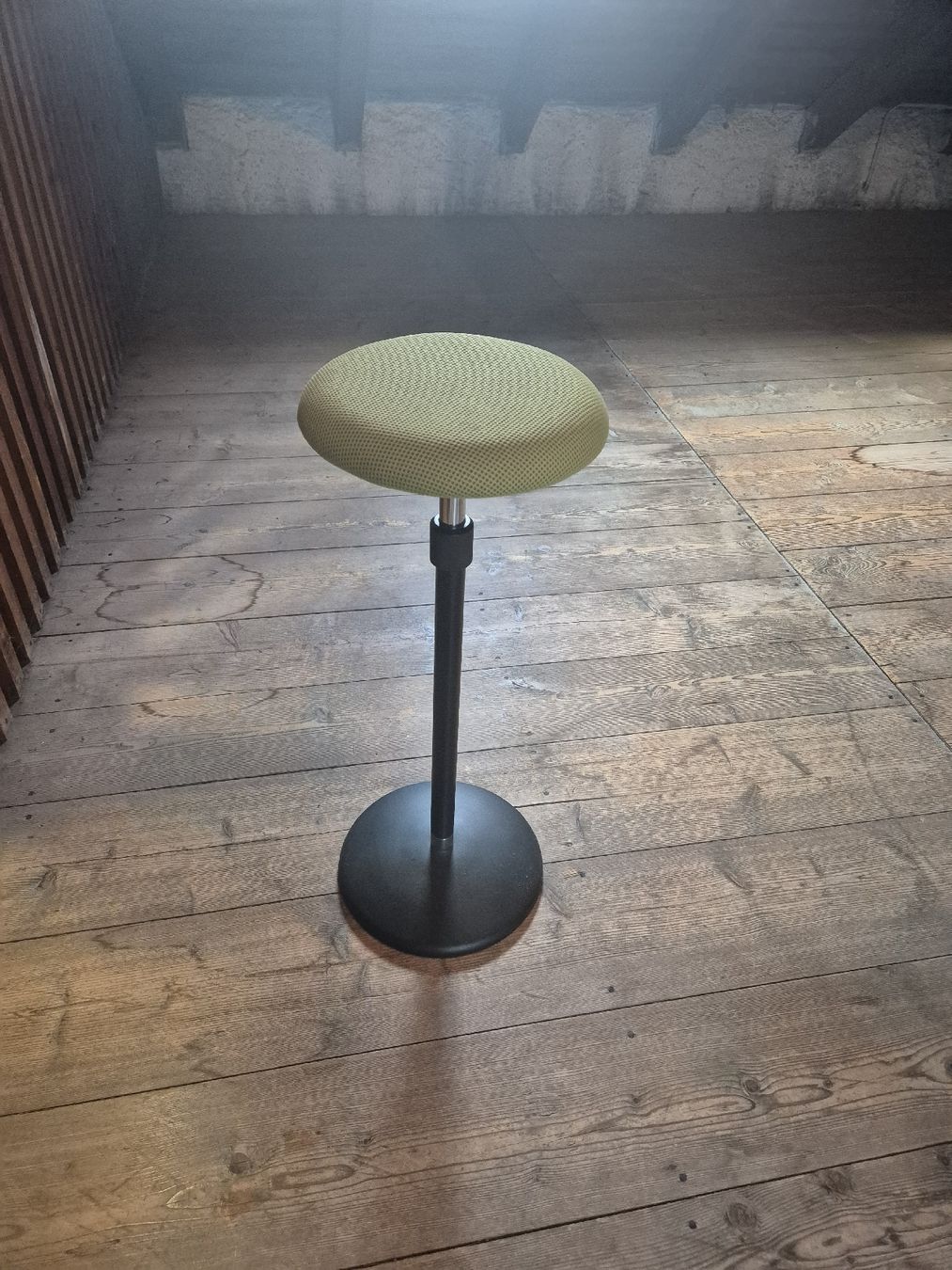 Girsberger Hocker: Ergonomischer Bürohocker Girsberger Sway – Gebraucht aus Winterthur von Lrce.Crx