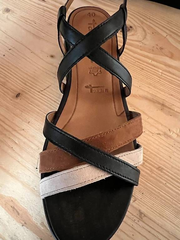 Scarpe da donna: Sandalen Tamaris Gr. 40 – Usato da Rothenthurm venduto da Stalsa1 2