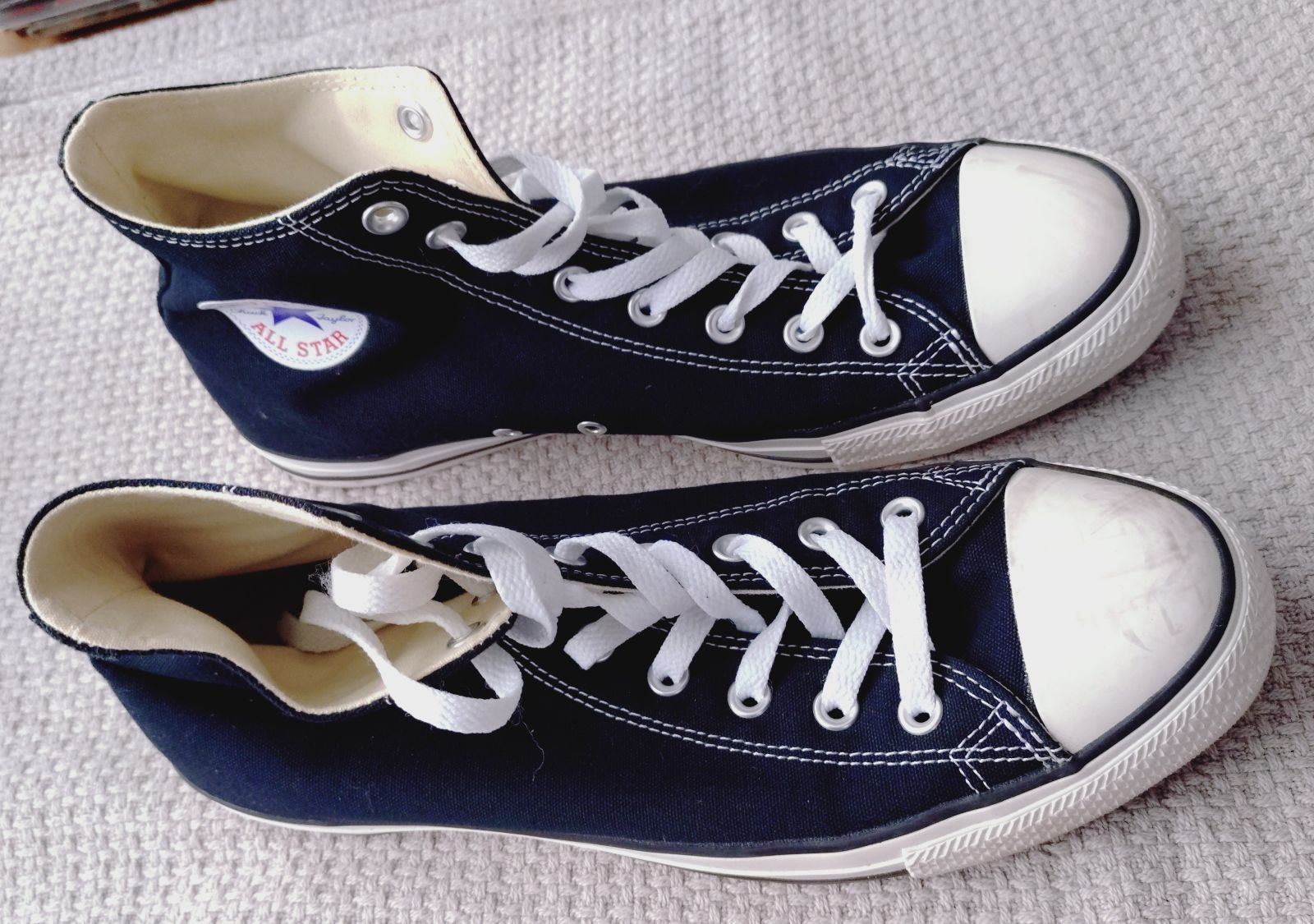 Converse Scarpe da uomo: Converse Chuck Taylor All Star Schwarz Gr. 44 – Usato da Grüningen venduto da Stargazer
