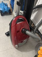 Staubsauger Miele Classic Clean rot gebrauchter Zustand