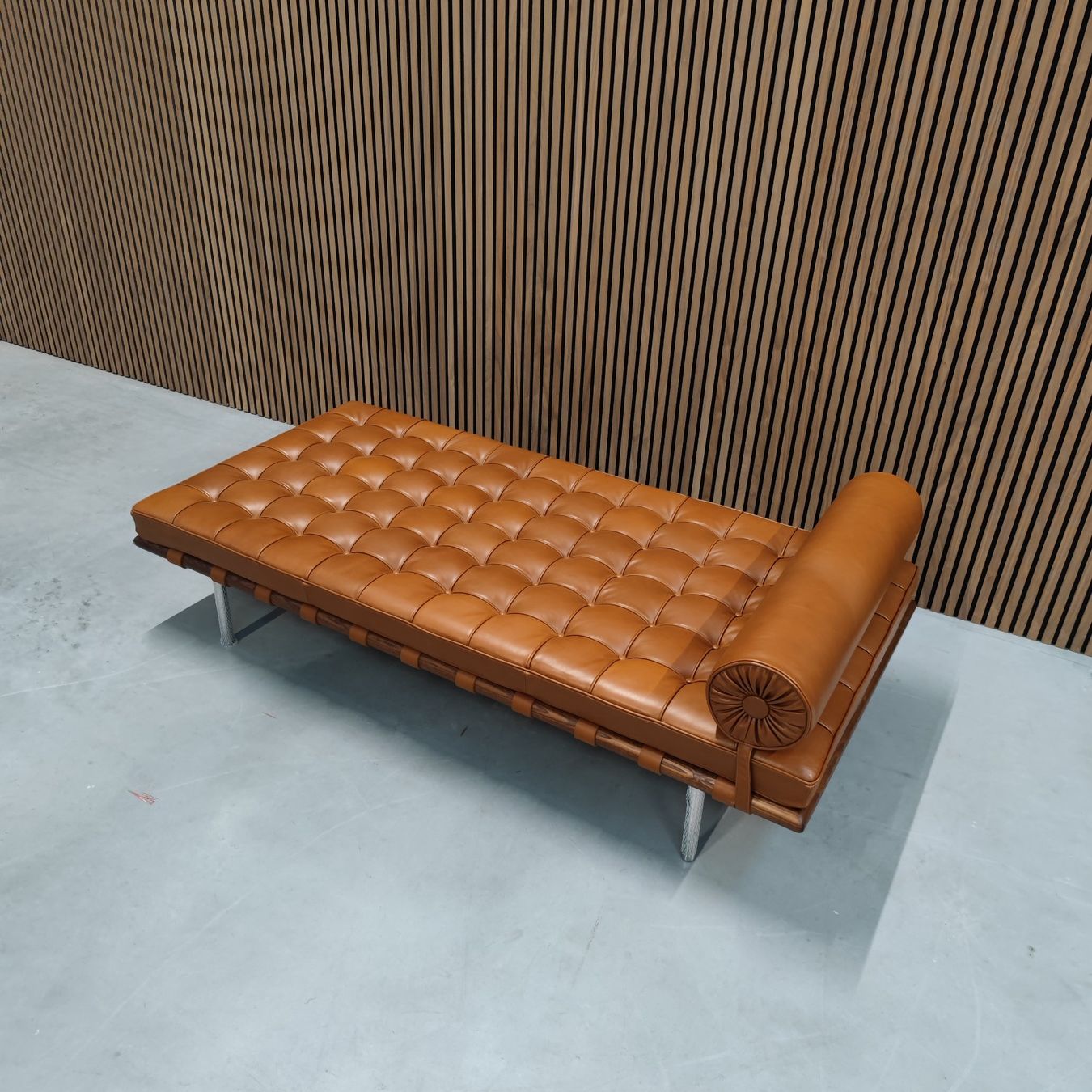 Sedie a sdraio: Knoll Barcelona Daybed Cognac – Usato da Zürich venduto da Nexclusives.com 2