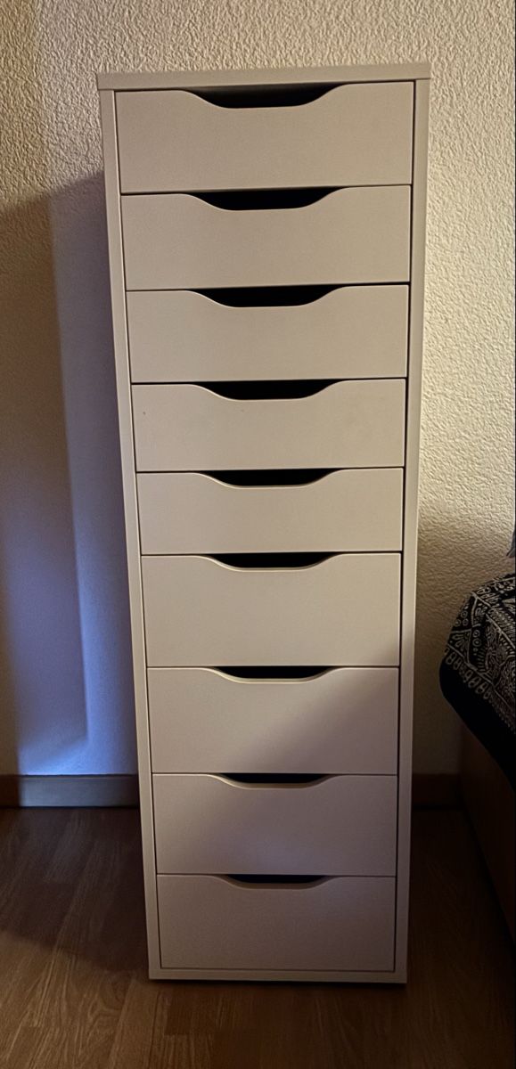 Cassettiere: Kommode mit 9 Schubladen Ikea – Usato da Erlinsbach venduto da moseco