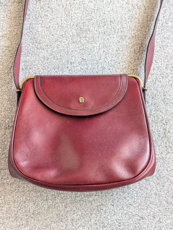 Umhängetasche Leder bordeaux AIGNER guter Zustand