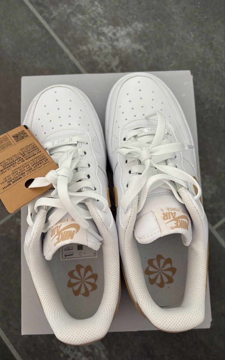 Nike Damenschuhe: NIKE AIR FORCE 1 SNEAKERS – Neu und originalverpackt aus Heimberg von nic_2t92 1