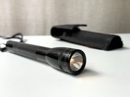 Vintage Lampe MINI-MAGLITE + étui Uncle Mike's Sidekick