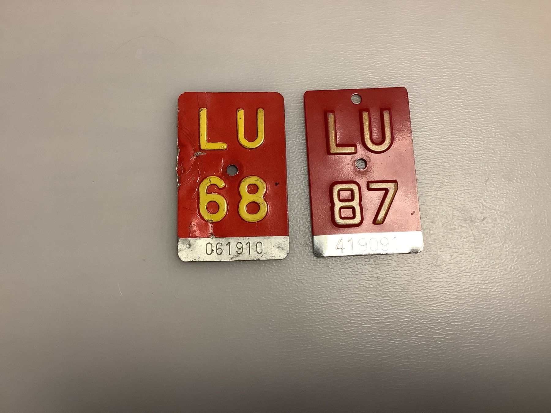 Insegne: LU 68 und 87 – Usato da Holzhäusern ZG venduto da tho_8my6