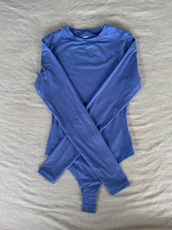 Skims Top: SKIMS blue bodysuit – Usato da Wettingen venduto da ObradovicJelena 1