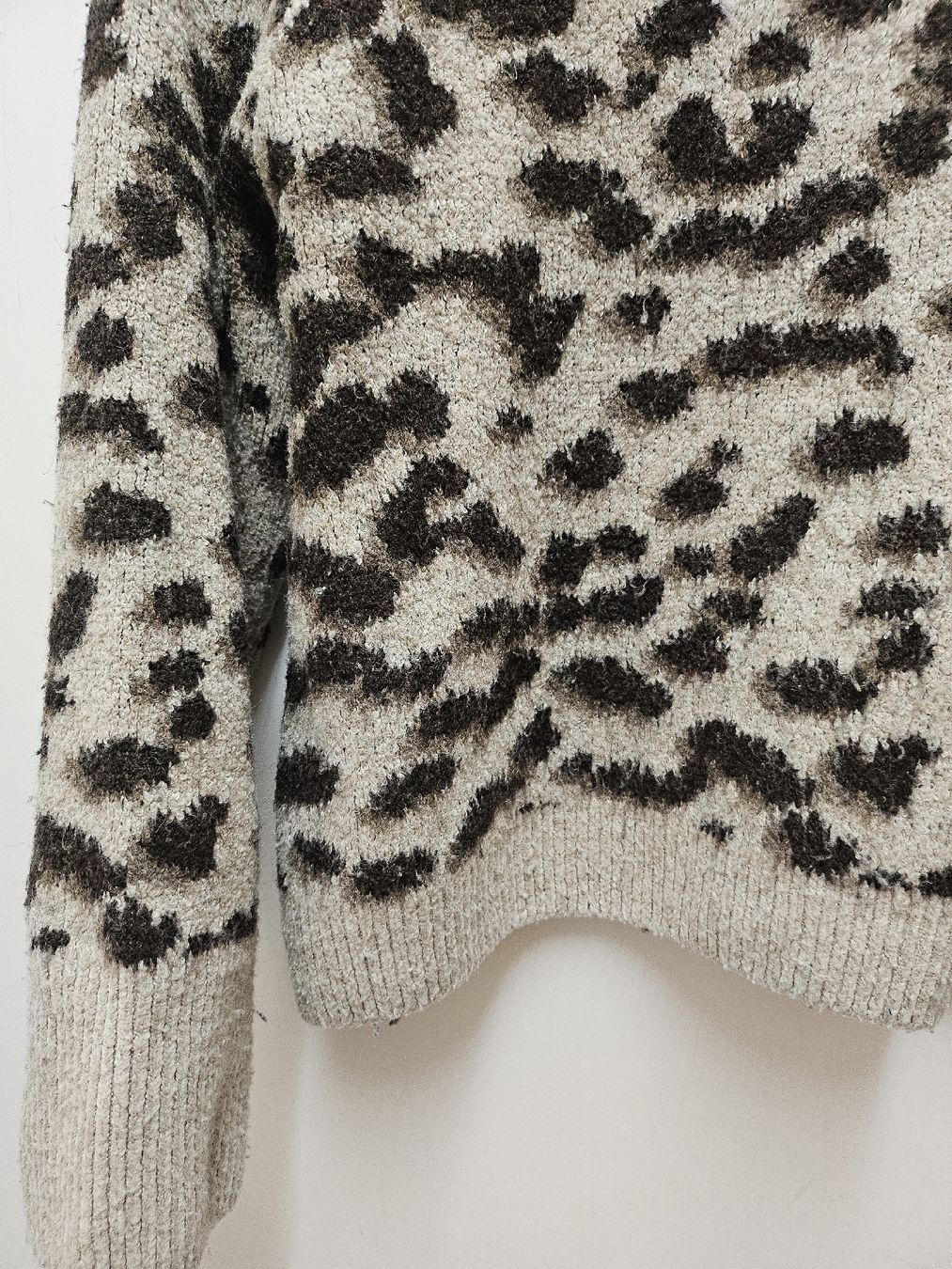 H&M Maglioni & Felpe: Damenpullover Leopardendruck beige braun verwendet – Usato da Zürich venduto da eri_8w5v 1