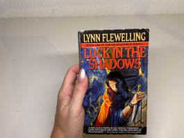NOVEL: Lynn Flewelling, Luck In The Shadows