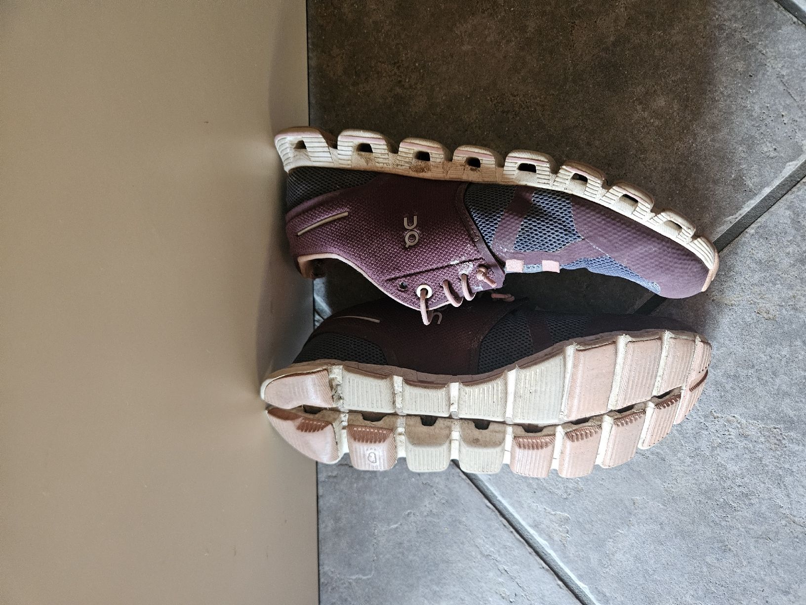 On Chaussures femmes: On Cloud Laufschuhe Damengrösse 38  – D'occasion à Davos Platz par egl_h2gt 3