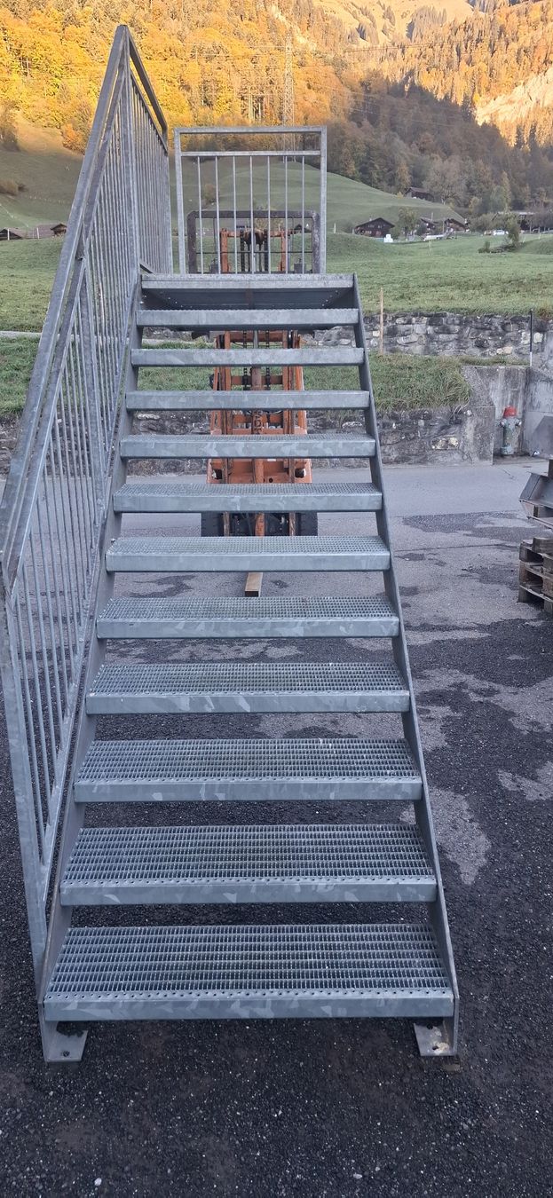 Scale: Treppe mit Geländer und Podest – Usato da Reichenbach i. K. venduto da Wskorpion 1
